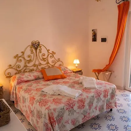 Conchiglia Blu Con Piscina Forio (Isola d'Ischia)