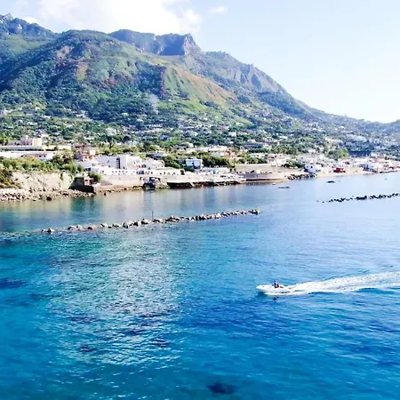 Conchiglia Blu Con Piscina * Forio (Isola d'Ischia)
